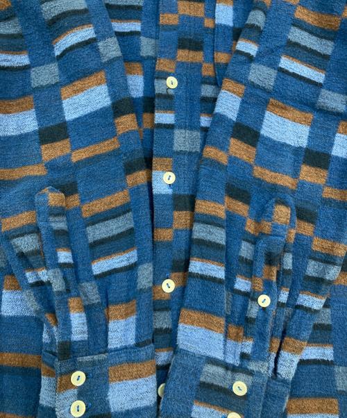 A KIND OF GUISE（アカインドオブガイズ）A KIND OF GUISE (アカインドオブガイズ) 総柄シャツ ブルー サイズ:SIZE Sの古着・服飾アイテム