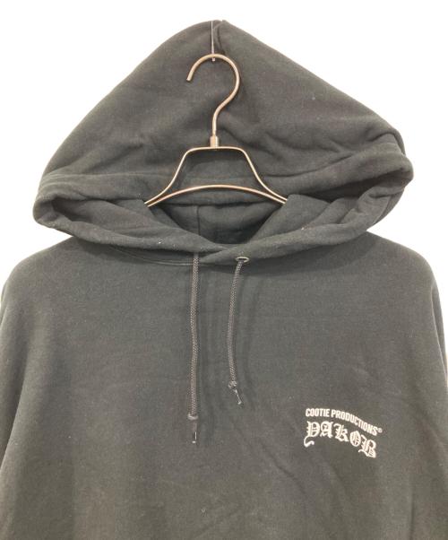 COOTIE PRODUCTIONS（クーティープロダクツ）COOTIE PRODUCTIONS Jakob Morley Print Sweat Hoodie (LOVE THY NEIGHBOUR)/プリント・スウェット・フーディ・ラブ・ザイ・ネイバー ブラック サイズ:SIZE Lの古着・服飾アイテム