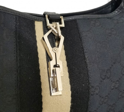 GUCCI（グッチ）GUCCI (グッチ) ワンショルダーバッグ ブラック 001-4057 002058の古着・服飾アイテム