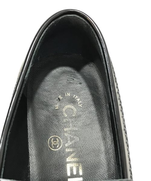 CHANEL（シャネル）CHANEL (シャネル) ココマークシャイニーカーフスキンローファー ブラック サイズ:37 Ｃの古着・服飾アイテム