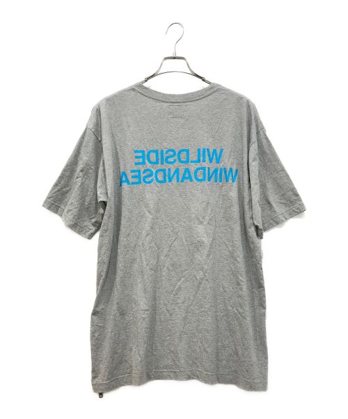 WIND AND SEA（ウィンダンシー）WIND AND SEA (ウィンダンシー) WILDSIDE YOHJI YAMAMOTO (ワイルドサイド ヨウジ ヤマモト) Triangle Logo T-shirt グレー サイズ:4の古着・服飾アイテム
