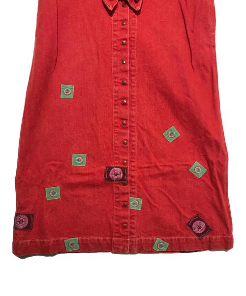 PINK HOUSE（ピンクハウス）PINK HOUSE (ピンクハウス) パッチ付きデニムワンピース レッド サイズ:無しの古着・服飾アイテム