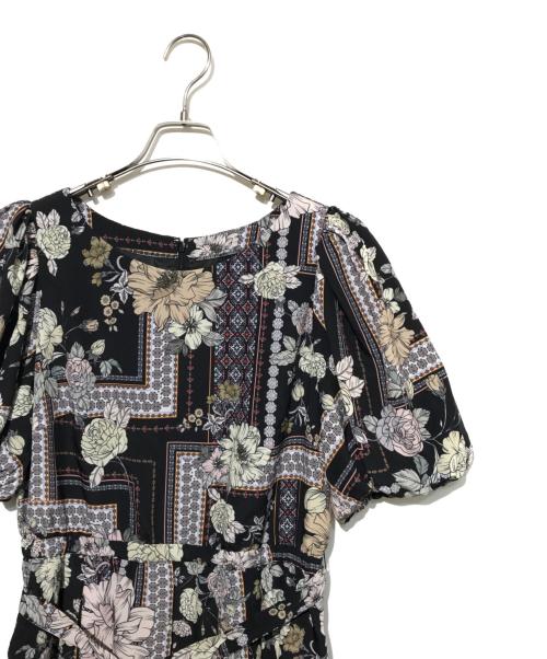 GRACE CONTINENTAL（（グレースコンチネンタル）GRACE CONTINENTAL (（グレースコンチネンタル) フラワープリントマキシ丈ワンピース ブラック×ピンク サイズ:38の古着・服飾アイテム