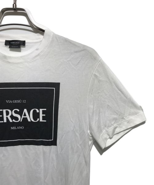 VERSACE（ヴェルサーチェ）VERSACE (ヴェルサーチ) ボックスロゴTシャツ ホワイト サイズ:Sの古着・服飾アイテム
