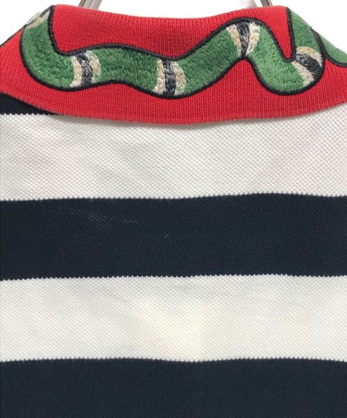 GUCCI（グッチ）GUCCI (グッチ) スネークエンブロイダリー半袖ポロシャツ ホワイト×ブラック サイズ:Lの古着・服飾アイテム