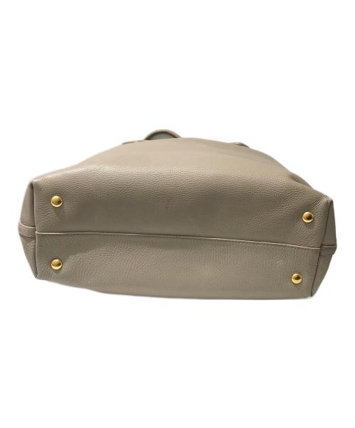 MIU MIU（ミュウミュウ）MIU MIU (ミュウミュウ) リバーシブルレザートートバッグ グレーの古着・服飾アイテム