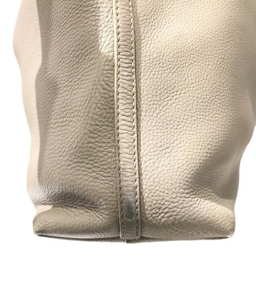 MIU MIU（ミュウミュウ）MIU MIU (ミュウミュウ) リバーシブルレザートートバッグ グレーの古着・服飾アイテム