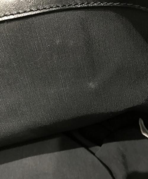 AMI Alexandre Mattiussi（アミアレクサンドルマテュッシ）AMI Alexandre Mattiussi (アミアレクサンドルマテュッシ) レザートートバッグ ブラックの古着・服飾アイテム