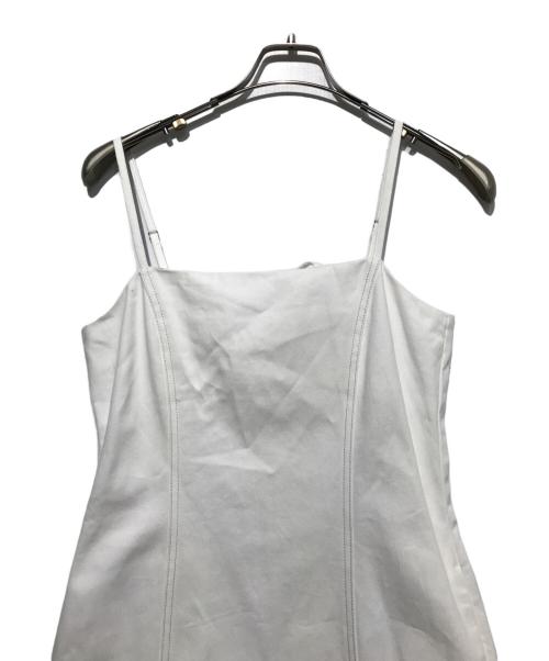 MECRE（メクル）MECRE (メクル) ロールアップ デニム キャミワンピース ホワイト サイズ:freeの古着・服飾アイテム