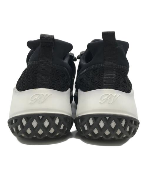 Roger Vivier（ロジェ ヴィヴィエ）Roger Vivier (ロジェ ヴィヴィエ) クリスタルヴィヴラン スニーカー ブラック×ホワイト サイズ:35 1/2の古着・服飾アイテム