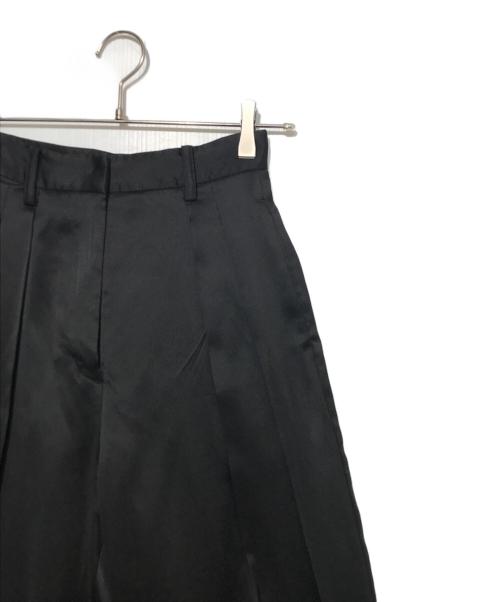 CLANE（クラネ）CLANE (クラネ) BRIGHT TWILL IN TUCK PANTS ブラック 未使用品の古着・服飾アイテム