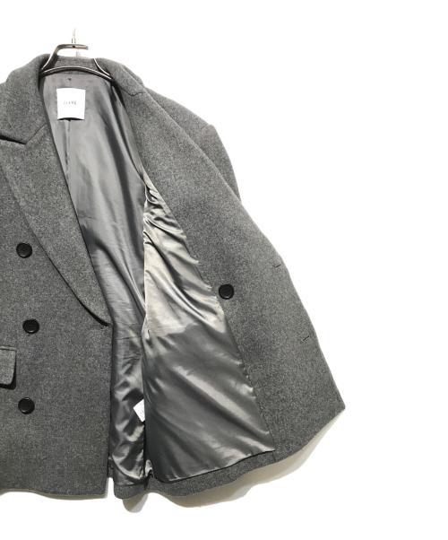 CLANE（クラネ）CLANE (クラネ) OVER SHOULDER PEAKED LAPEL COAT グレー サイズ:1の古着・服飾アイテム