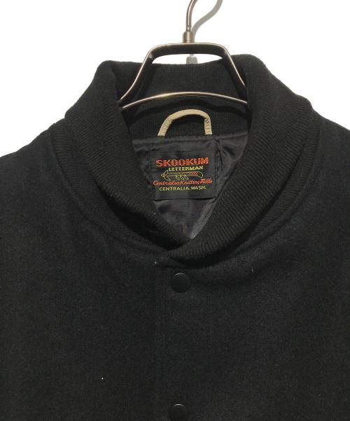 skookum（スクーカム）SKOOKUM (スクーカム) JOURNAL STANDARD relume (ジャーナルスタンダード レリューム) AWARD スタジアムジャケット ブラック サイズ:Ｍの古着・服飾アイテム