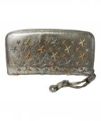 JIMMY CHOOジミーチュウ）の古着「スタッズ 長財布」｜シルバー