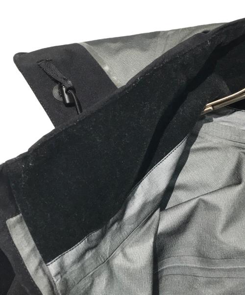 ARC'TERYX VEILANCE（アークテリクス ヴェイランス）ARC'TERYX VEILANCE (アークテリクス ヴェイランス) ナイロンジャケット ネイビー サイズ:Sの古着・服飾アイテム