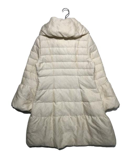 TO BE CHIC（トゥービーシック）TO BE CHIC (トゥービーシック) レースジャガードダウンコート ホワイト サイズ:40の古着・服飾アイテム