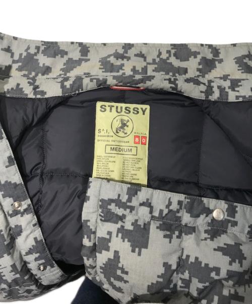 stussy（ステューシー）stussy (ステューシー) デジカモダウンシャツジャケット カーキ サイズ:Mの古着・服飾アイテム