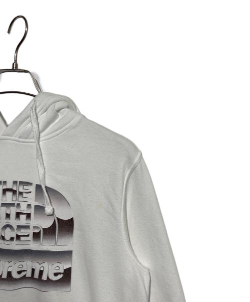 THE NORTH FACE（ザ ノース フェイス）THE NORTH FACE (ザ ノース フェイス) Supreme (シュプリーム) Metallic Logo Hooded Sweatshirt ホワイト サイズ:Sの古着・服飾アイテム
