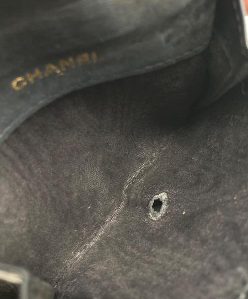 CHANEL（シャネル）CHANEL (シャネル) キャビアスキン2つ折り財布 ブラックの古着・服飾アイテム