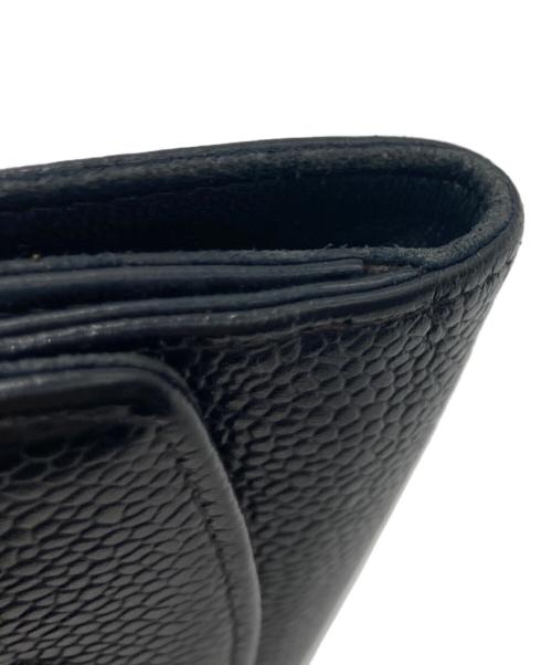 CHANEL（シャネル）CHANEL (シャネル) キャビアスキン2つ折り財布 ブラックの古着・服飾アイテム