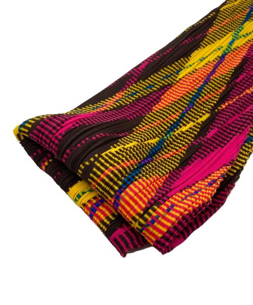 PLEATS PLEASE（プリーツプリーズ）PLEATS PLEASE (プリーツプリーズ) プリーツチェックストール ブラウン×ピンクの古着・服飾アイテム