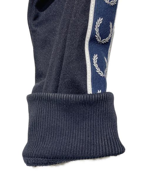 FRED PERRY（フレッドペリー）FRED PERRY (フレッドペリー) トラックジャケット ネイビー サイズ:Mの古着・服飾アイテム