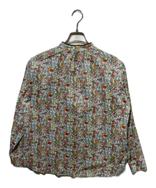 amherst（アムハースト）amherst (アムハースト) リバティプリントブラウス ホワイト×グリーン サイズ:Mの古着・服飾アイテム