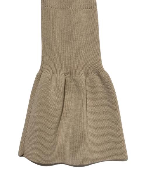 anuans（アニュアンス）anuans (アニュアンス) スリーブフレアシンプルニット ベージュ サイズ:Freeの古着・服飾アイテム