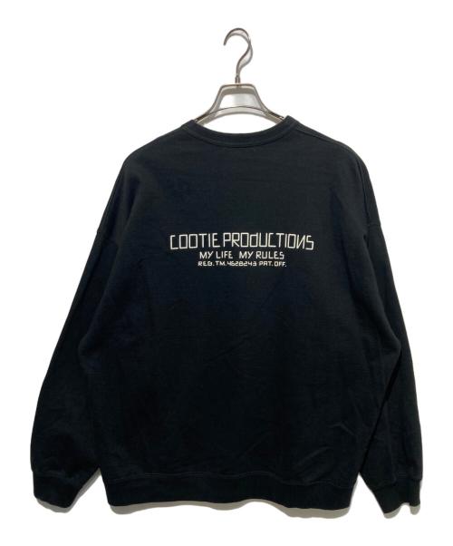 COOTIE PRODUCTIONS（クーティープロダクツ）COOTIE PRODUCTIONS (クーティープロダクツ) Familia Crewneck Sweatshirt ブラック サイズ:Mの古着・服飾アイテム
