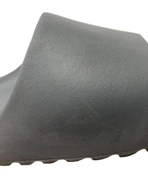 adidas（アディダス）adidas (アディダス) YEEZY (イージー) サンダル グレー サイズ:9の古着・服飾アイテム