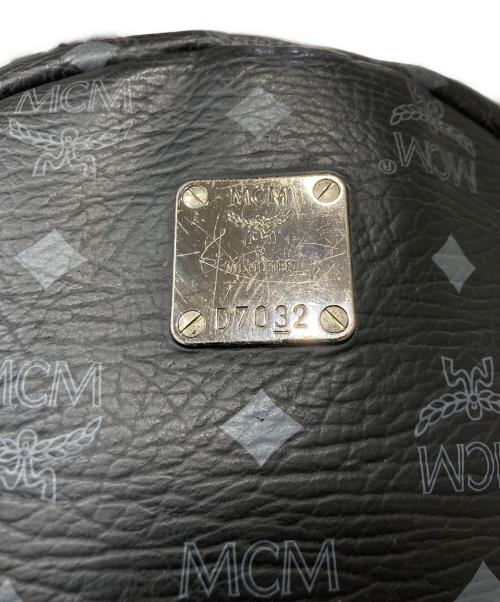 MCM（エムシーエム）MCM (エムシーエム) スタッズ付き リュック ブラックの古着・服飾アイテム