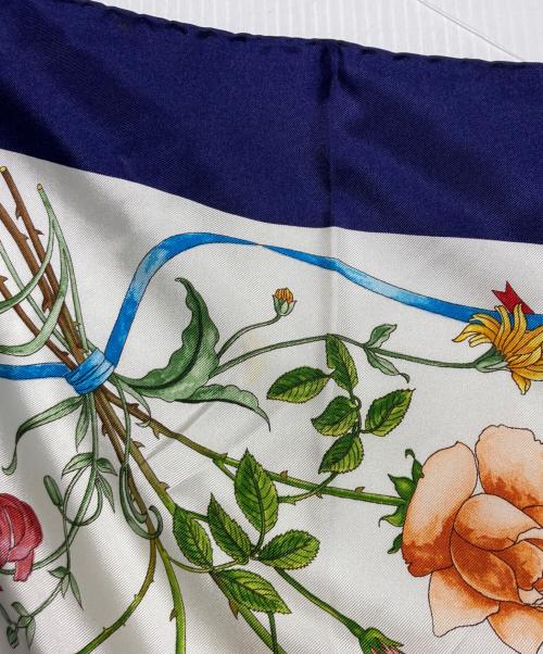 GUCCI（グッチ）GUCCI (グッチ) 大判シルクスカーフ ネイビーの古着・服飾アイテム