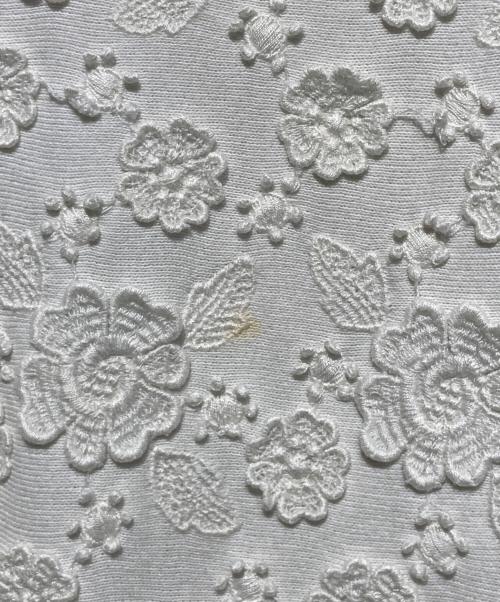 MONCLER（モンクレール）MONCLER (モンクレール) 花柄刺繍スウェット ホワイト サイズ:Ｓの古着・服飾アイテム