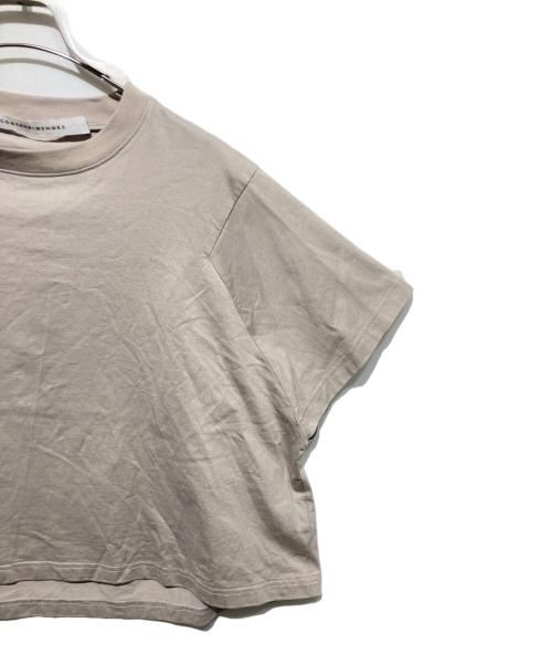 COGTHEBIGSMOKE（コグザビッグスモーク）COGTHEBIGSMOKE (コグザビッグスモーク) JEMMA T-SHIRT ベージュ サイズ:Freeの古着・服飾アイテム
