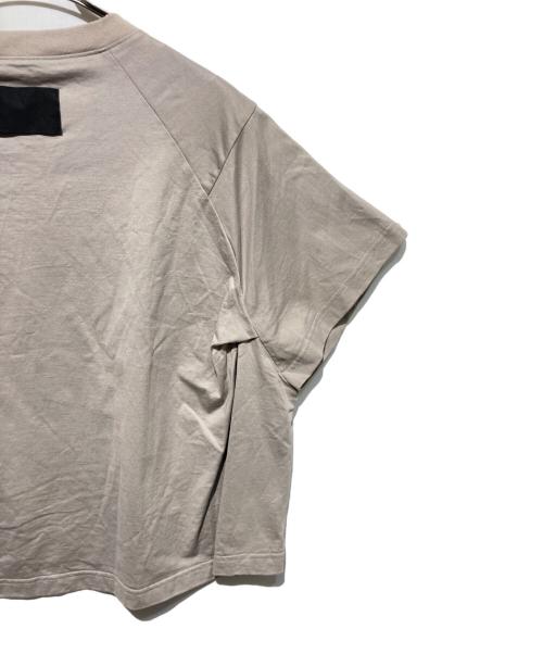 COGTHEBIGSMOKE（コグザビッグスモーク）COGTHEBIGSMOKE (コグザビッグスモーク) JEMMA T-SHIRT ベージュ サイズ:Freeの古着・服飾アイテム