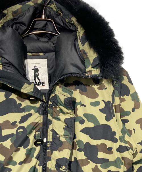 A BATHING APE（ア ベイシング エイプ）A BATHING APE (ア ベイシング エイプ) 1ST CAMO FUR DOWN HOODIE JACKET N-3B グリーン×ブラック サイズ:XLの古着・服飾アイテム