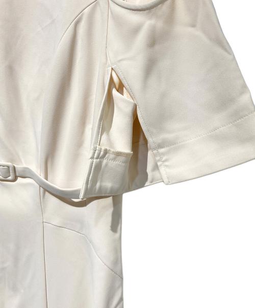 HER LIP TO（ハーリップトゥ）HER LIP TO (ハーリップトゥ) Adelaide Slit Sleeve Belted Dress/アデレイドスリットスリーブベルテッドドレス ホワイト サイズ:Sの古着・服飾アイテム