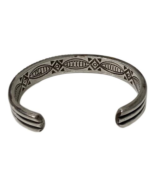 RAY ADAKAI（レイアダカイ）RAY ADAKAI (レイアダカイ) 両面ナバホバングルの古着・服飾アイテム