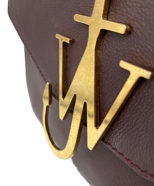 J.W.ANDERSON（ジェイダブリューアンダーソン）J.W.ANDERSON (ジェイダブリューアンダーソン) アンカーロゴプレート ショルダーバッグ ボルドーの古着・服飾アイテム