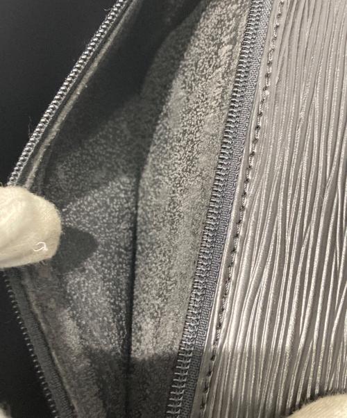 LOUIS VUITTON（ルイ ヴィトン）LOUIS VUITTON (ルイ ヴィトン) シャイヨーセカンドバッグ ブラックの古着・服飾アイテム