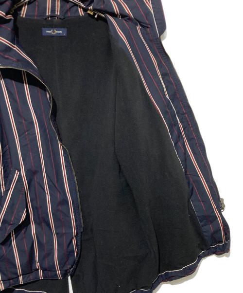 FRED PERRY（フレッドペリー）FRED PERRY (フレッドペリー) STRIPED SHORT FISHTAIL PARKA ネイビー サイズ:Sの古着・服飾アイテム