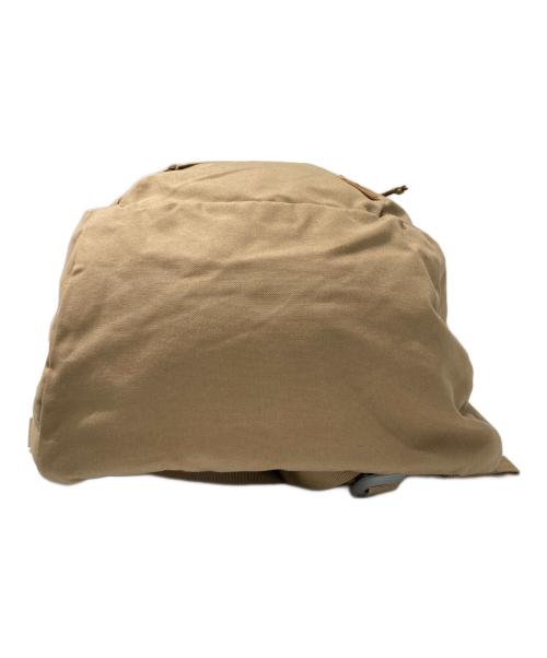 FJALLRAVEN（フェールラーベン）FJALLRAVEN (フェールラーベン) Raven 20バックパック ベージュの古着・服飾アイテム