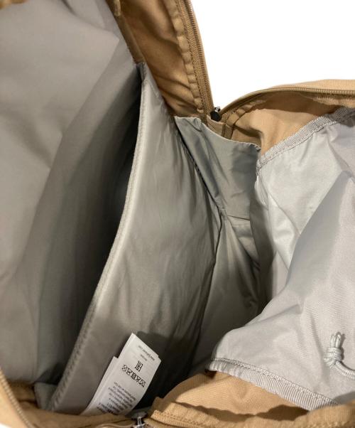 FJALLRAVEN（フェールラーベン）FJALLRAVEN (フェールラーベン) Raven 20バックパック ベージュの古着・服飾アイテム