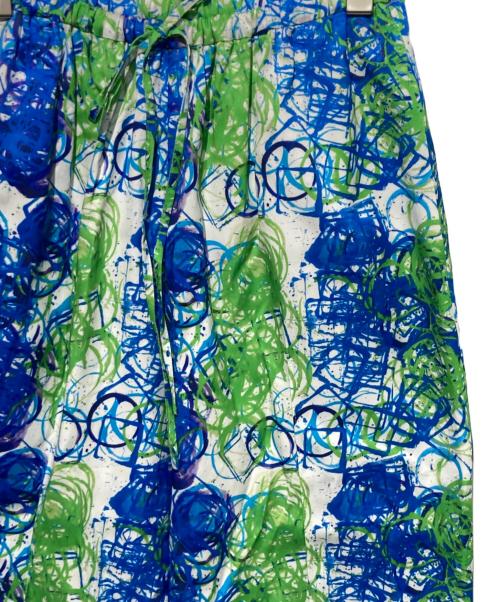 HERALBONY（ヘラルボニー）HERALBONY (ヘラルボニー) サテンパンツ「タイトル不明」 ホワイト×グリーン サイズ:Freeの古着・服飾アイテム