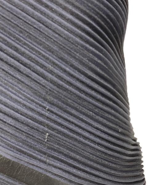 PLEATS PLEASE（プリーツプリーズ）PLEATS PLEASE (プリーツプリーズ) PLEATS BACKPACK ブラック×グリーンの古着・服飾アイテム