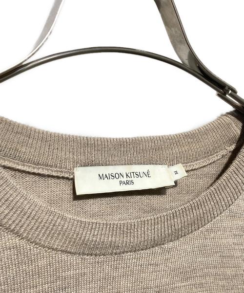 maison kitsune（メゾンキツネ）maison kitsune (メゾンキツネ) フォックスパッチクルーネックニット ブラウン サイズ:Mの古着・服飾アイテム