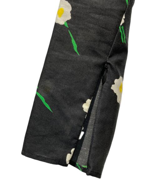 RED VALENTINO（レッドヴァレンティノ）RED VALENTINO (レッドヴァレンティノ) フラワープリントプリーツワンピース ブラック×イエロー サイズ:38の古着・服飾アイテム