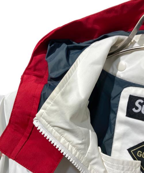 SUPREME（シュプリーム）SUPREME (シュプリーム) GORE-TEX Court Jacket ホワイト×レッド サイズ:Sの古着・服飾アイテム