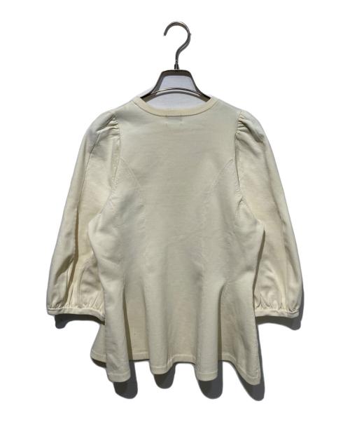 KUMIKYOKU（クミキョク）KUMIKYOKU (クミキョク) ペプラム ニットプルオーバー ホワイト サイズ:Freeの古着・服飾アイテム