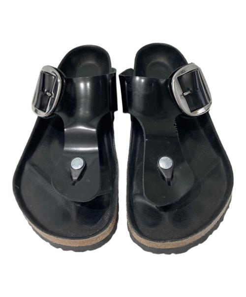 BIRKENSTOCK（ビルケンシュトック）BIRKENSTOCK (ビルケンシュトック) GIZEH バックルサンダル ブラック×ベージュ サイズ:28の古着・服飾アイテム